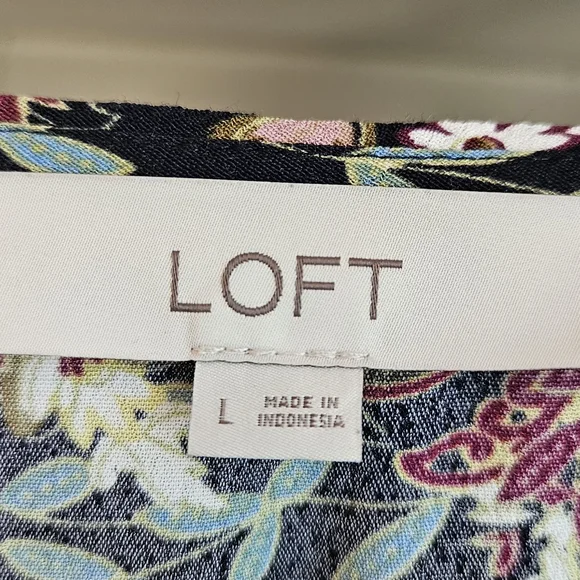 LOFT Long Sleeve  Floral Blouse - Picture 4 of 4